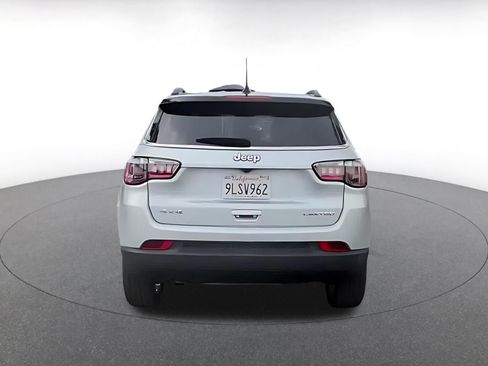 Used 2025 Jeep Compass Limited AWD/4WD image 12