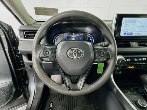 Certified 2023 Toyota RAV4 LE AWD/4WD image 11