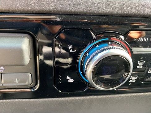 New 2026 GMC Sierra 1500 SLE image 13