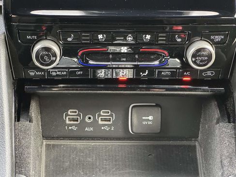 Used 2022 Jeep Grand Cherokee Overland w/ Adv Protech Group III image 19