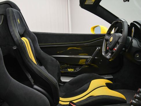 Used 2015 Ferrari 458 Speciale A image 60