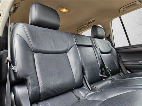 Used 2014 Lexus LX 570 4WD w/ Luxury Package image 22