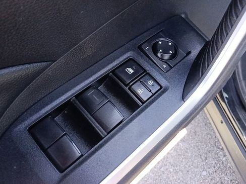 Used 2022 Toyota RAV4 LE AWD/4WD image 12