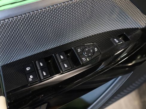 Used 2023 BMW 760i xDrive w/ Executive Package image 15