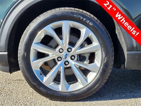 Used 2023 Ford Explorer Platinum w/ Technology Package image 10