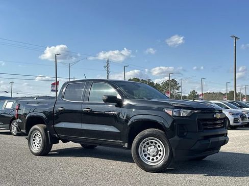 Used 2024 Chevrolet Colorado W/T RWD image 4