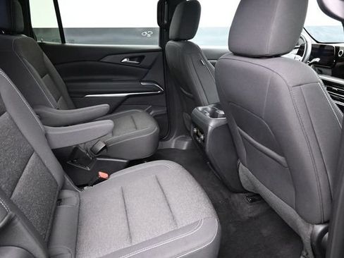 Used 2024 Chevrolet Traverse LT FWD image 15