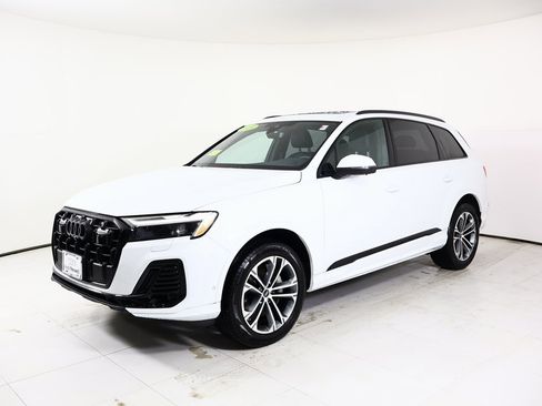 Used 2025 Audi Q7 2.0T Premium w/ Convenience Plus Package image 11