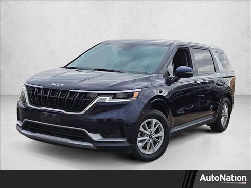 Used 2024 Kia Carnival LX image 1