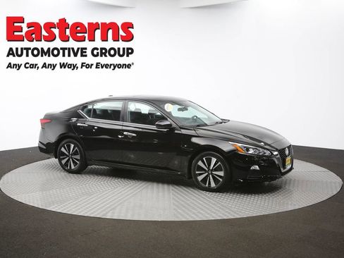 Used 2021 Nissan Altima 2.5 SV w/ SV Premium Package image 9