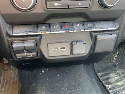 Used 2021 Chevrolet Silverado 1500 Custom image 33