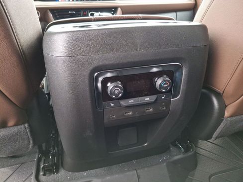 New 2026 Chevrolet Suburban High Country image 15