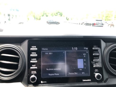 Used 2022 Toyota Tacoma SR AWD/4WD image 14