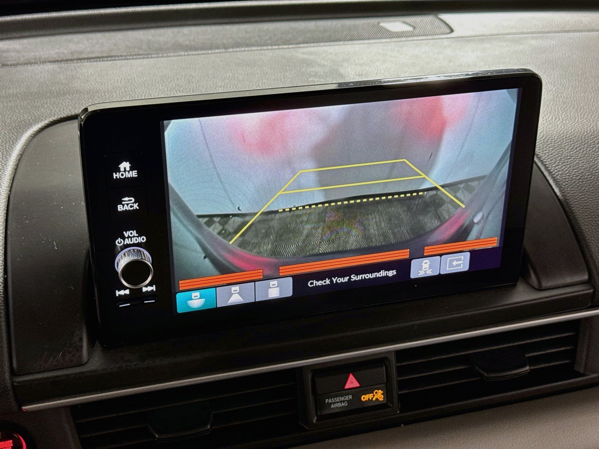 Used 2025 Honda Pilot Touring image 3