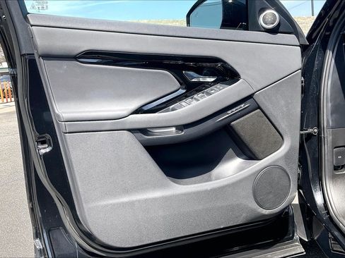 Used 2026 Land Rover Range Rover Evoque S AWD/4WD image 19