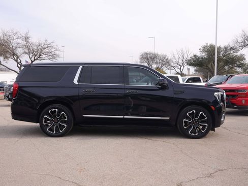 Used 2023 GMC Yukon XL Denali w/ Max Trailering Package image 8