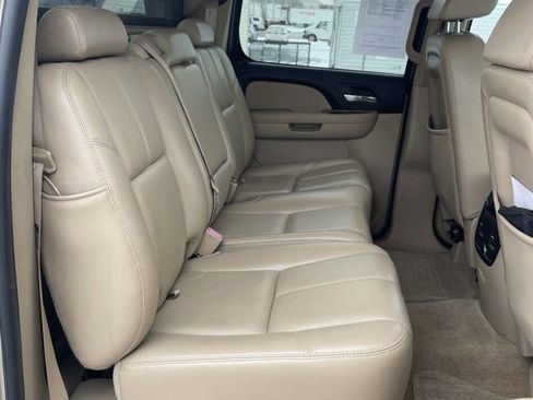 Used 2007 Chevrolet Avalanche LT w/ LT Preferred Equipment Group image 11