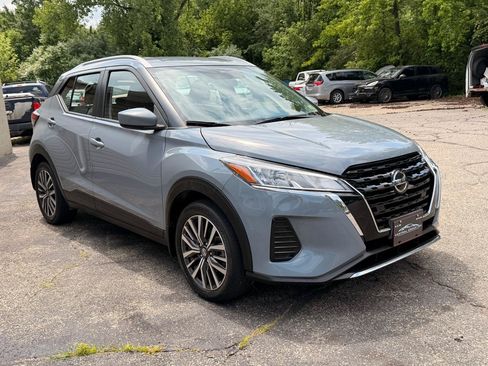 Used 2021 Nissan Kicks SV FWD image 11