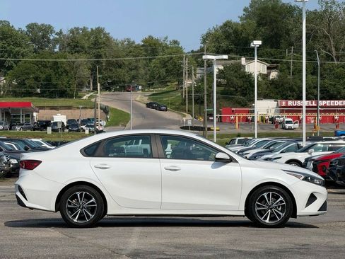 Used 2024 Kia Forte LXS FWD image 6