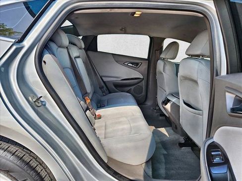Used 2018 Chevrolet Malibu LT FWD image 19