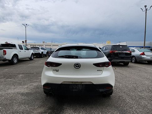 Used 2019 MAZDA MAZDA3 AWD Hatchback w/ Preferred Pkg image 4