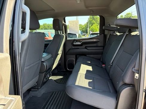 Used 2023 Chevrolet Silverado 1500 LT AWD/4WD image 24