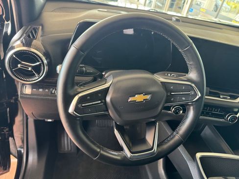 Used 2025 Chevrolet Equinox LT image 28