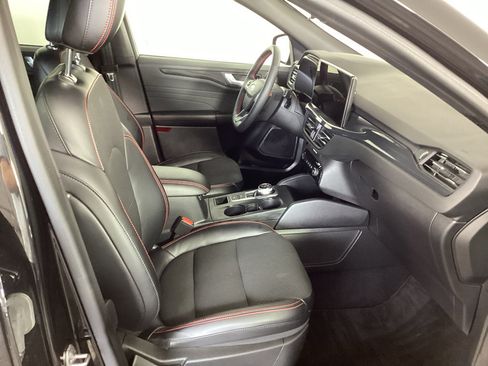 Certified 2023 Ford Escape ST-Line w/ Tech Pack #1 AWD/4WD image 9