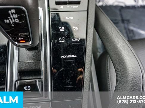 Used 2022 Porsche Cayenne Base image 44