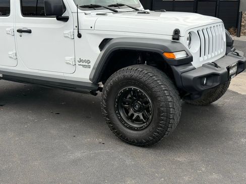Used 2020 Jeep Wrangler Unlimited Sport image 4