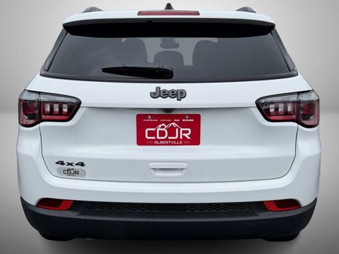 New 2026 Jeep Compass Latitude image 7