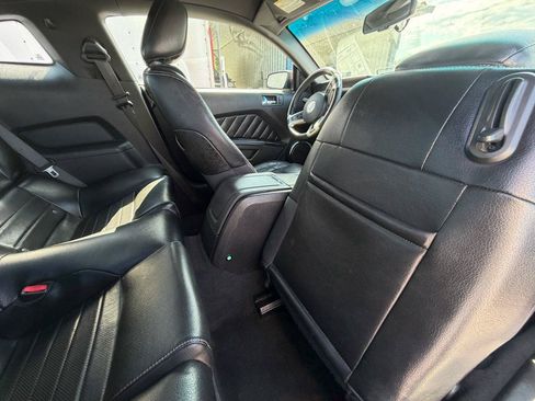 Used 2010 Ford Mustang Premium RWD image 13