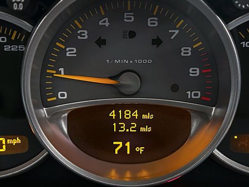 Used 2004 Porsche Carrera GT RWD image 19