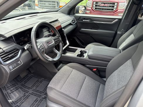 Used 2025 GMC Acadia Elevation FWD image 11