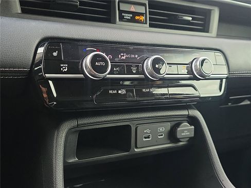 Used 2025 Honda Pilot Touring image 20