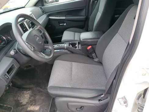 Used 2009 Jeep Grand Cherokee Laredo w/ Popular Equipment Group image 26