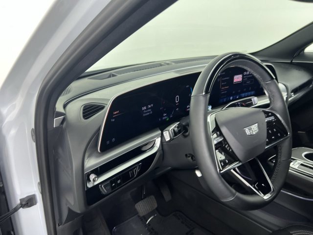 Used 2026 Cadillac Lyriq Luxury AWD/4WD image 10