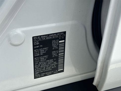 Used 2020 Nissan Rogue SV image 31