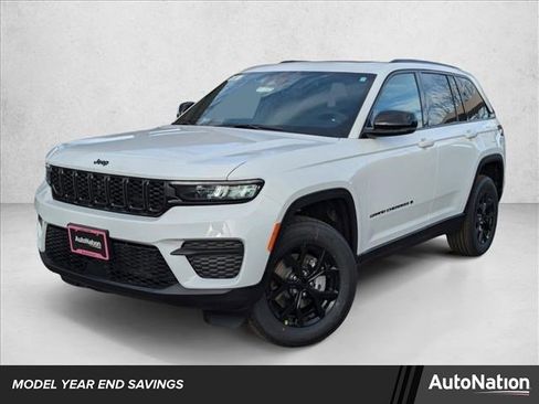 New 2025 Jeep Grand Cherokee Altitude image 1