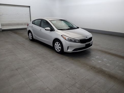 Used 2017 Kia Forte LX FWD image 13