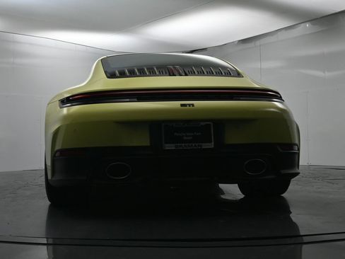 Used 2025 Porsche 911 Carrera image 47