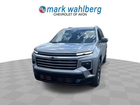 Used 2025 Chevrolet Traverse High Country w/ LPO, Floor Liner Package FWD image 3