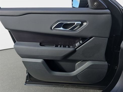 New 2026 Land Rover Range Rover Velar Dynamic SE image 27