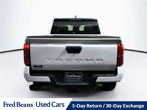 Used 2025 Toyota Tacoma SR5 AWD/4WD image 7