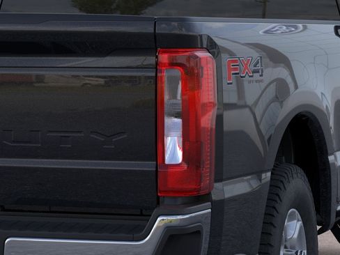 New 2026 Ford F250 XLT w/ FX4 Off-Road Package AWD/4WD image 39