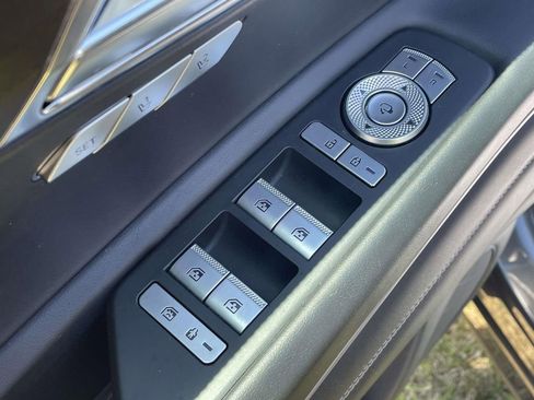 Used 2024 Genesis GV80 2.5T image 16