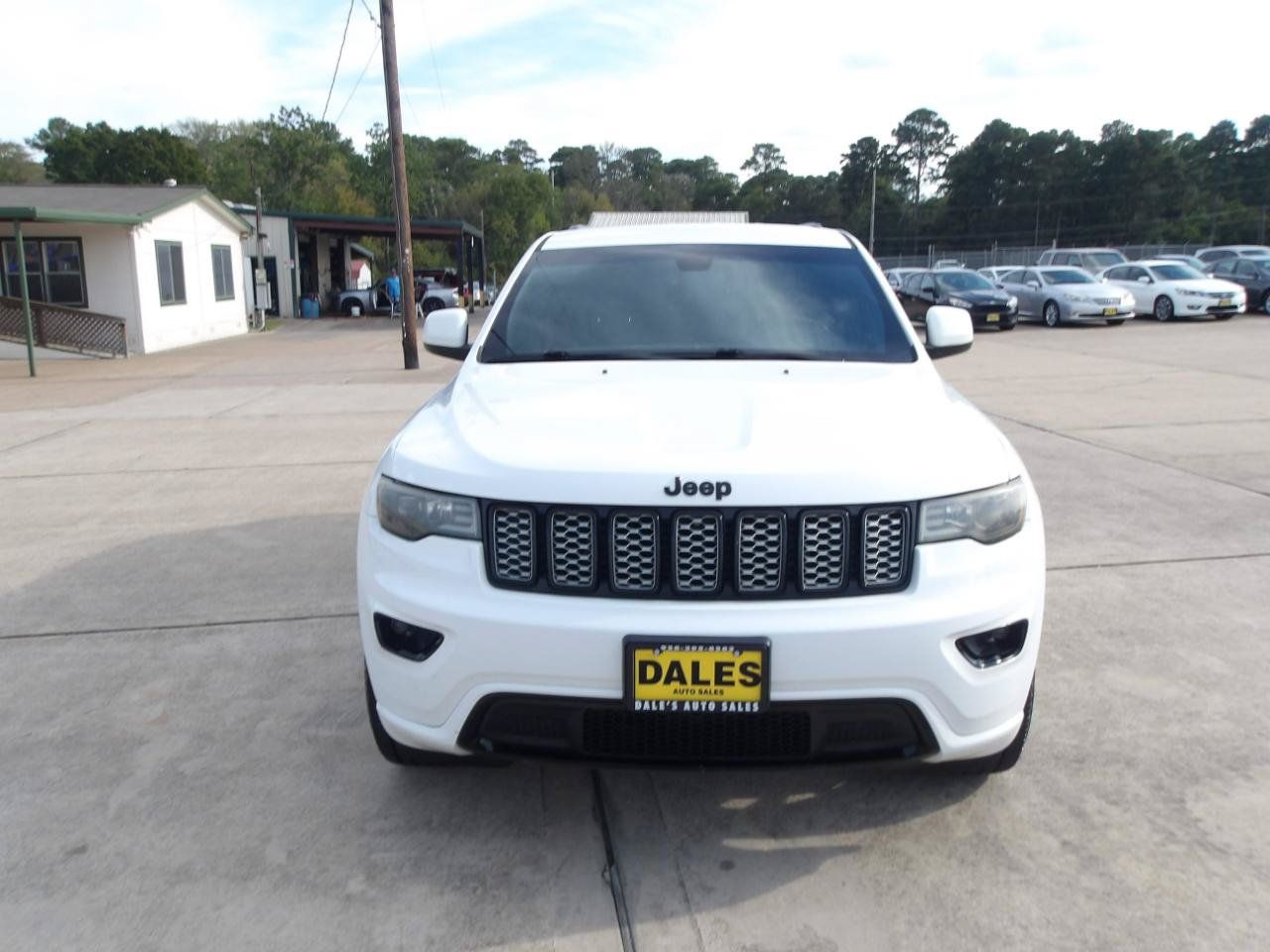 Used 2020 Jeep Grand Cherokee Altitude RWD image 3