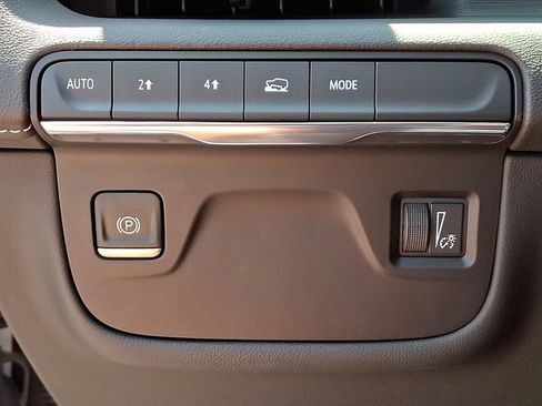 Certified 2024 Cadillac Escalade Premium Luxury AWD/4WD image 24