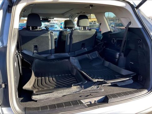 Certified 2023 Subaru Ascent Limited w/ Technology Package image 32