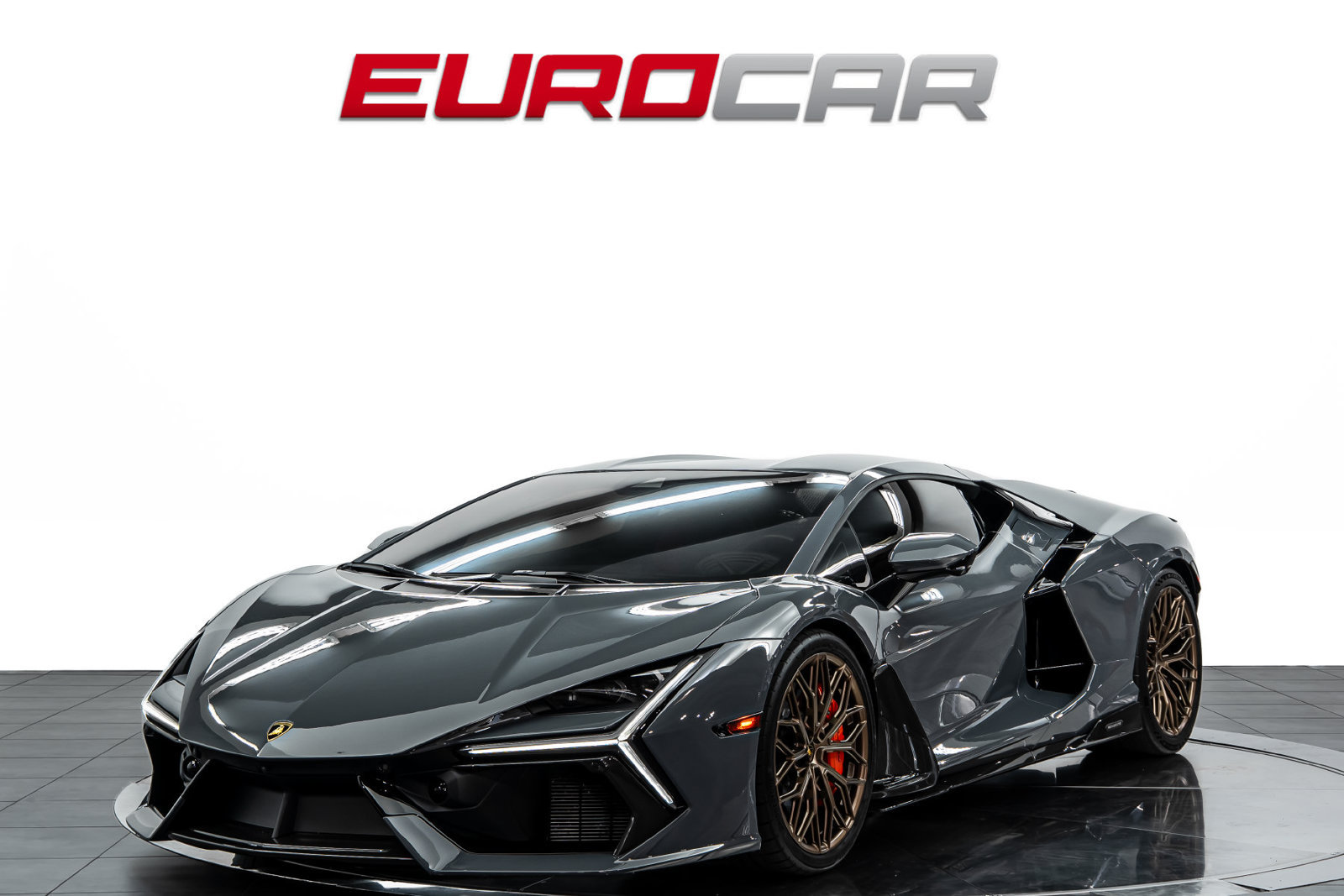 Used 2025 Lamborghini Revuelto AWD/4WD image 1